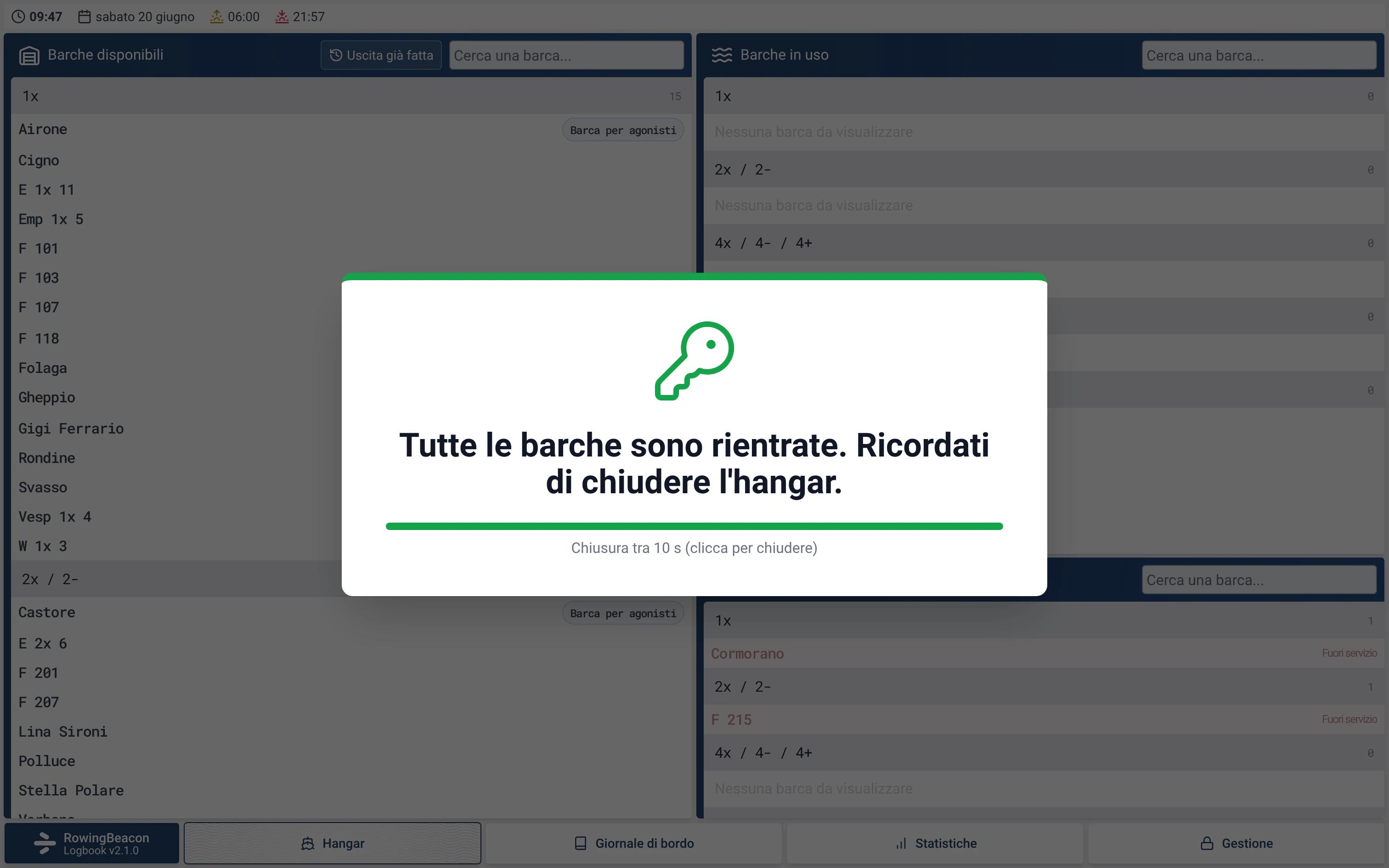 Schermata della rimessa di RowingBeacon: tutte le barche sono rientrate, il promemoria invita a chiudere
